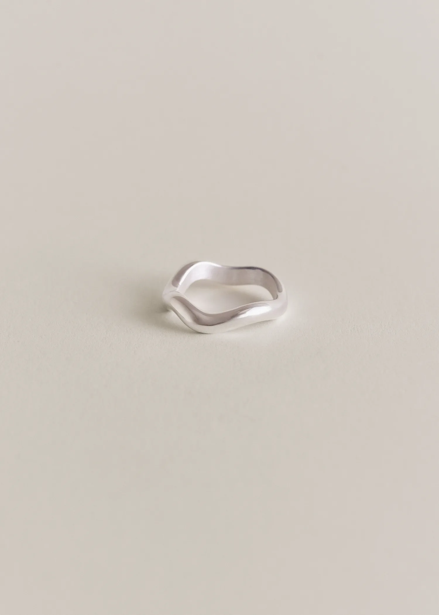 Aurea` Polished Thin Ring - Silver